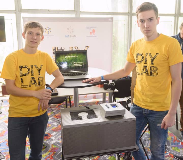 Умный инкубатор для куриных яиц